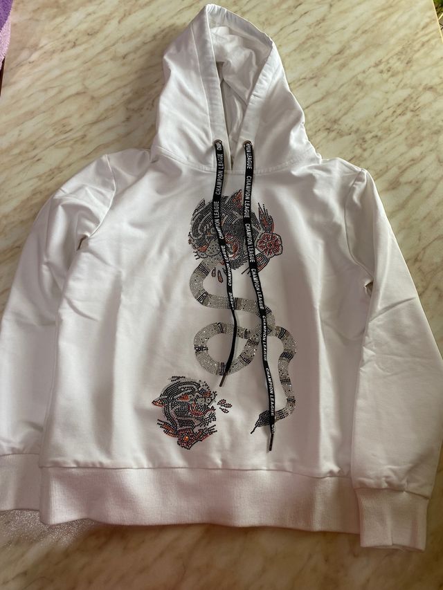 Felpa con cappuccio e disegno brillantini