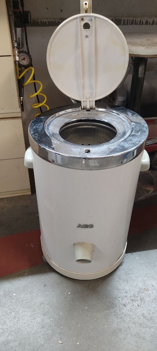 Centrifugadora AEG Blanca