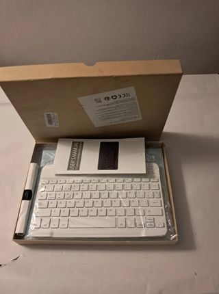 Funda + Teclado  Samsung Galaxy A9 Plus 11"