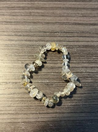 Pulsera de piedras naturales blanco y dorado