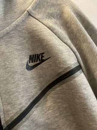 Sudadera Nike Tech Gris con Cremallera
