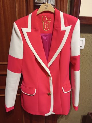 Chaqueta Blazer Udoit fucsia y blanca