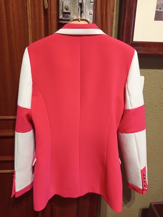 Chaqueta Blazer Udoit fucsia y blanca