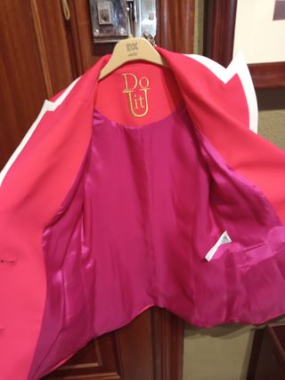 Chaqueta Blazer Udoit fucsia y blanca