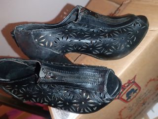 Zapatos tacón peep toe negros talla 35