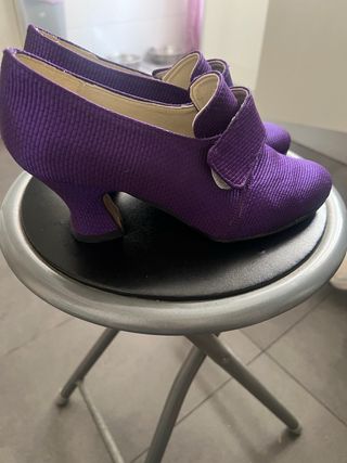 Zapatos de fallera seminuevos
Hechos a medida 