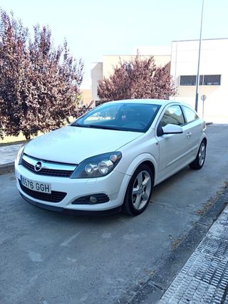 Opel 1.9 de motor 150 CV diesel GTC 6 velocidades