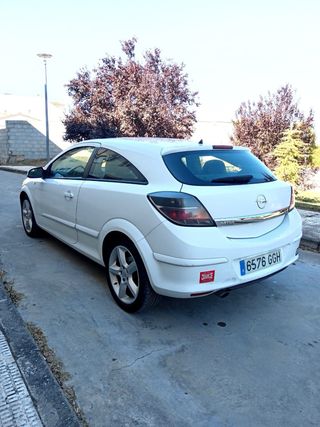 Opel 1.9 de motor 150 CV diesel GTC 6 velocidades