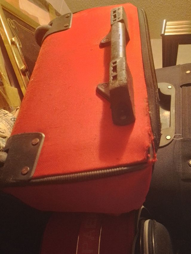 Maleta Paekie 23kg Negra y Roja