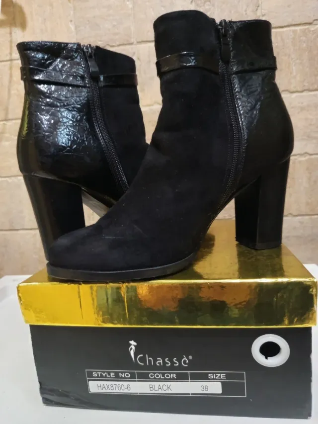 Botines de tacón ante e imitación piel negros