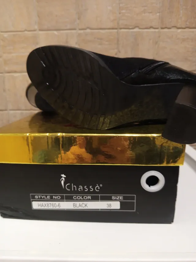 Botines de tacón ante e imitación piel negros