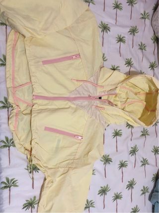 Chaqueta cortavientos cropped Zara Talla S