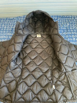 Cazadora Neak Peak negra con capucha