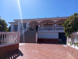 Chalet en venta en Pinos de Alhaurín - Periferia en Alhaurín de la Torre