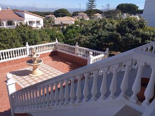 Chalet en venta en Pinos de Alhaurín - Periferia en Alhaurín de la Torre