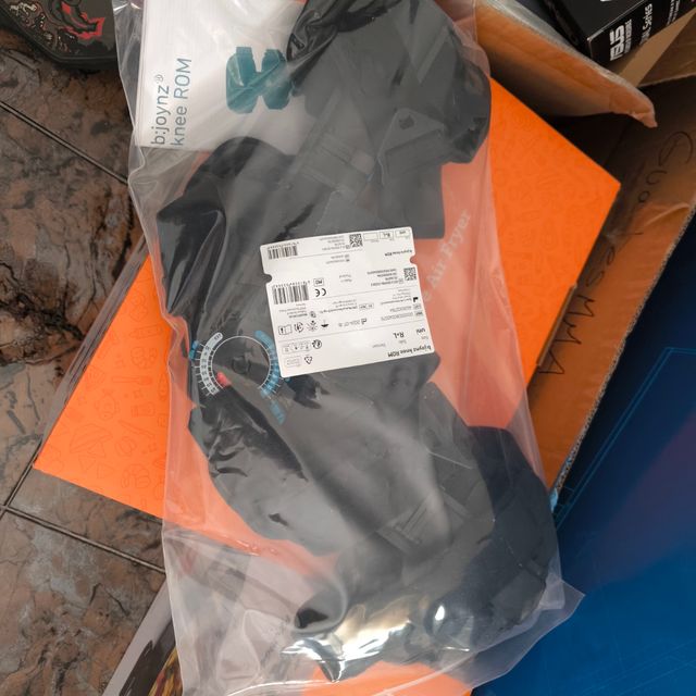 Rodillera ortopédica de ligamentos.