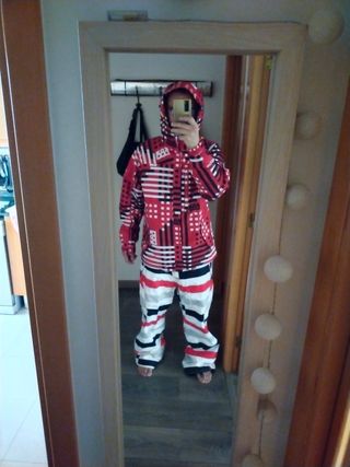 CHAQUETA SNOWBOARD/SKI IMPECABLE 