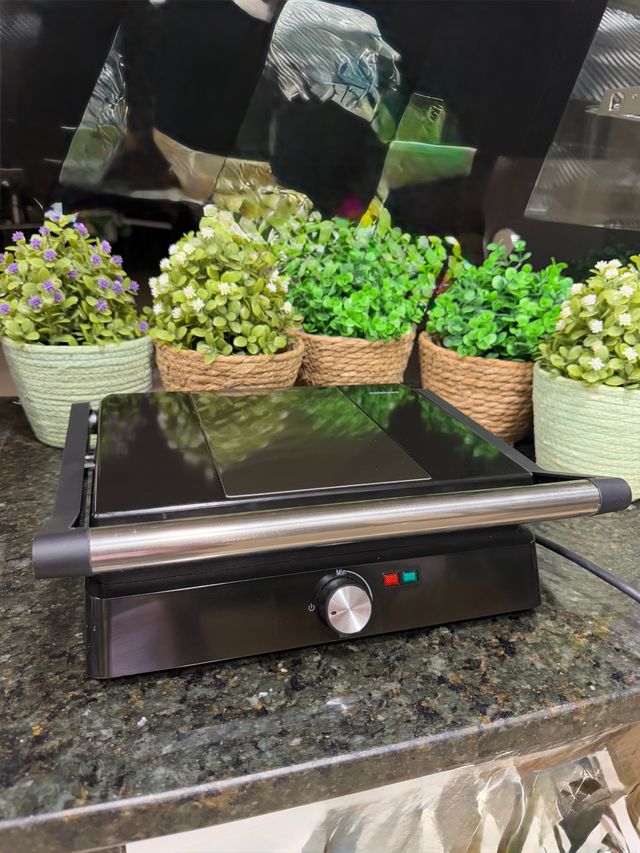 Parrilla Eléctrica 2200W Negra