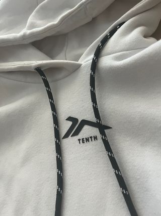 Sudadera Tenth Blanca con Logo Negro y Cordones