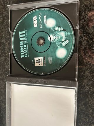 Tomb Raider III PS1,no tiene librito.
