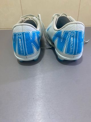 Botas de fútbol Nike para niño