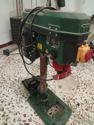 Taladro de columna PARKSIDE PTBM 900 A1