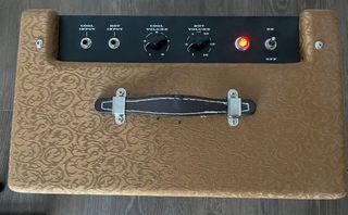 Amplificador Fender Ramparte de guitarra eléctrica