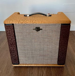 Amplificador Fender Ramparte de guitarra eléctrica