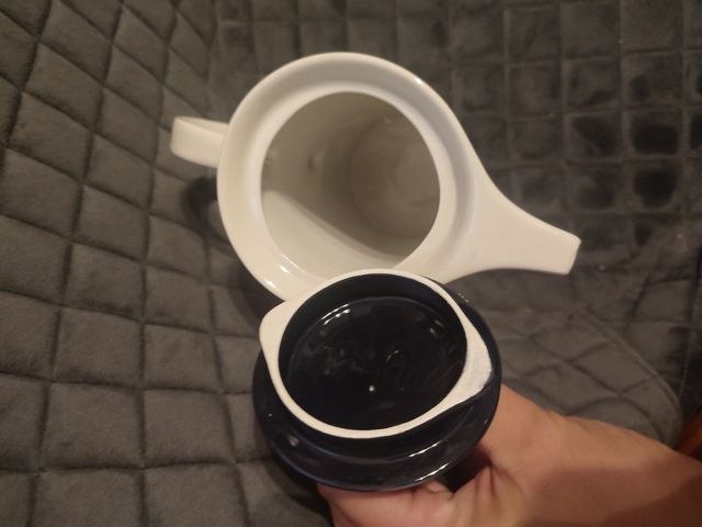 Cafetera Pontesa Blanca con Azul Buenos Días