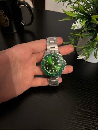 Reloj pulsera esfera verde y plateado