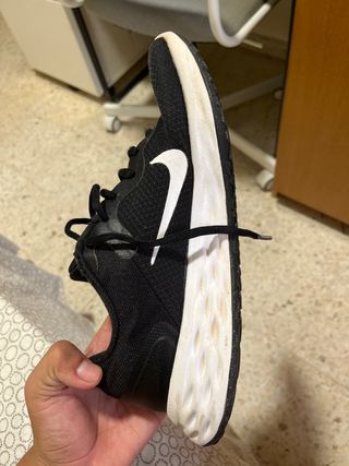 Zapatillas Nike Negras y Blancas
