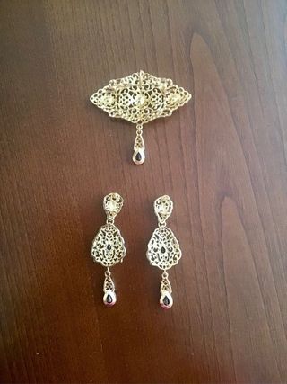 Conjunto Broche y Pendientes Dorados