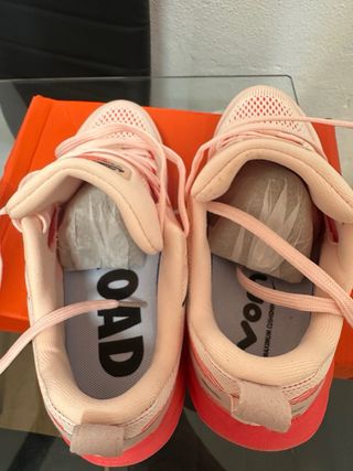 Zapatillas Nike Vomero 18 Rosa y Rojo