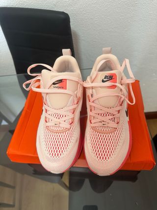 Zapatillas Nike Vomero 18 Rosa y Rojo