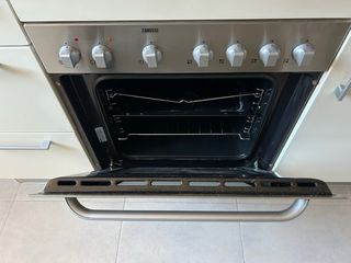 Horno y Placa vitrocerámica Zanussi