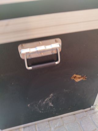 Cajón para equipos de música