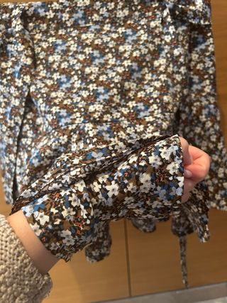 Falda floral corta