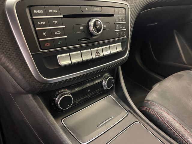 Mercedes-Benz Clase A 200d AMG LINE