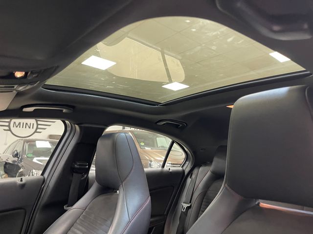 Mercedes-Benz Clase A 200d AMG LINE