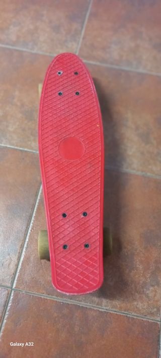 Monopatín Penny Board Rojo y Azul como nuevos.