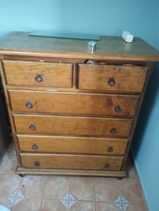 Cómoda Cajonera de Madera