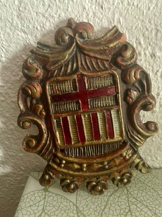 Escudo Cerámica Pintado a Mano Vintage