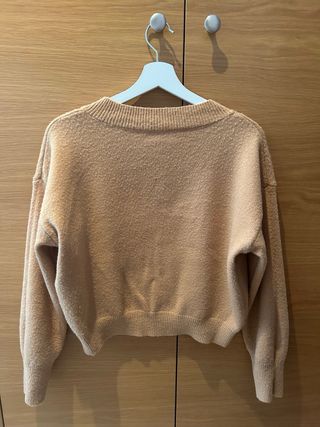 Jersey beige cuello pico