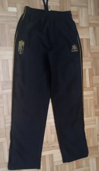 Chándal Granada Luanvi Negro y Dorado