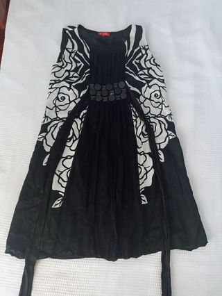 Vestido negro estampado floral