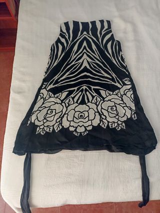 Vestido negro estampado floral