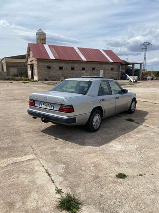 Mercedes-Benz Clase E 1989