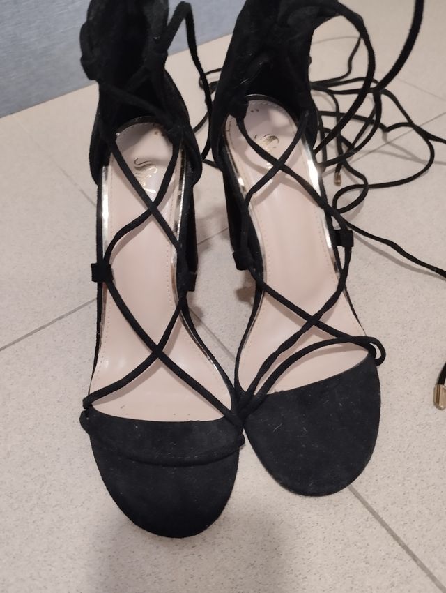 Zapatos elegantes negros tacón alto 36