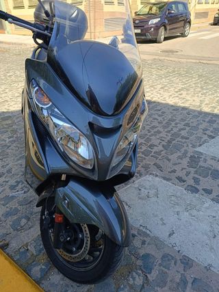 Suzuki Burgman 400
