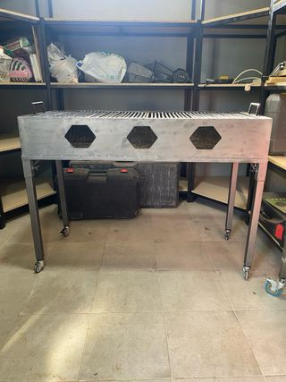 Barbacoa metálica a medida